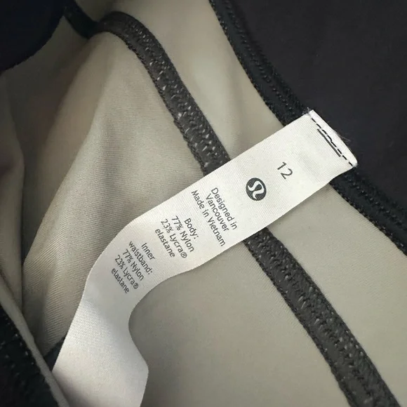 Lululemon Leggings size 12 - Picture 3 of 3